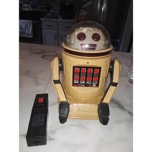 Tomy Rare  Radio controlled Robot With Manual 80's Untested- bin120